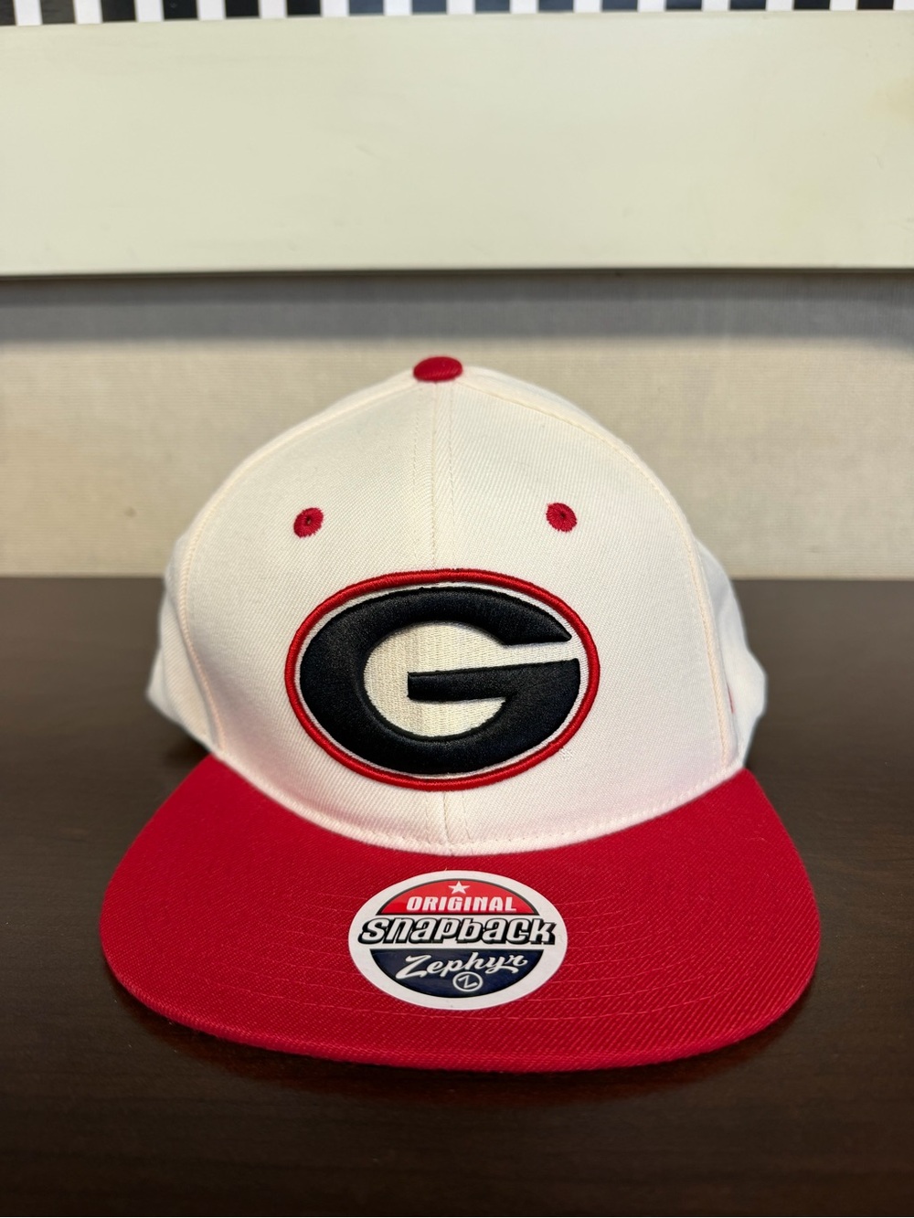 Georgia Bulldogs White and Red Snapback Hat